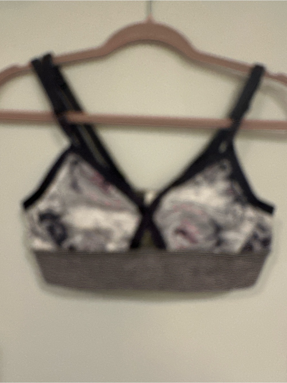 NWOT Floral Wireless Bra in Black and White